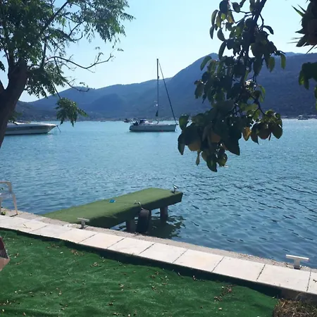 Appartement Geni Bay 2 *